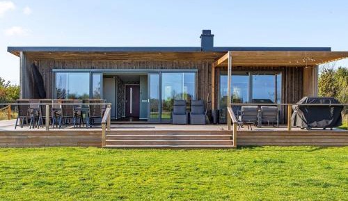 Three-Bedroom Vacation Home 