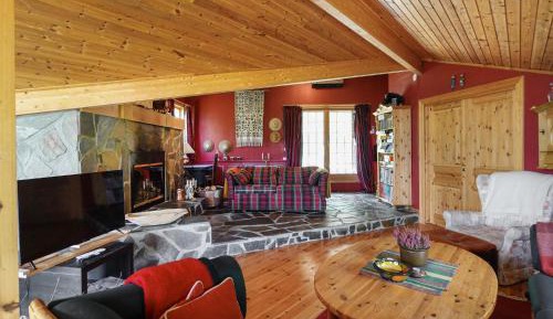 Three-Bedroom Vacation Home 