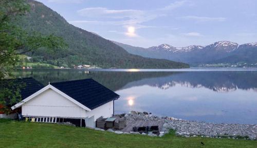 Three-Bedroom Vacation Home 