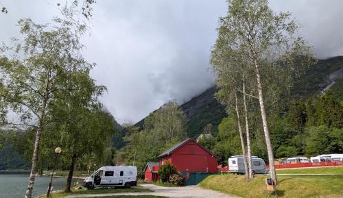 Three-Bedroom Cottage with Lake View Cabin 7
