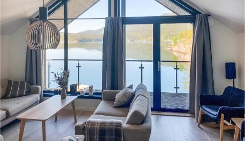 Three-Bedroom Vacation Home 