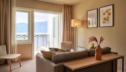 Deluxe Twin Room with Sea View