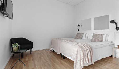 Quadruple Room with Private Bathroom