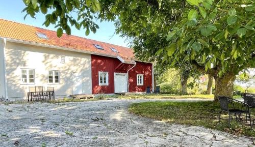 Three-Bedroom Vacation Home 