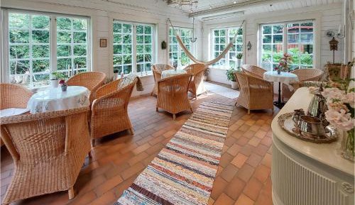 Seven-Bedroom Holiday Home
