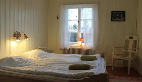 Corner Double Room with Shared Bathroom #6