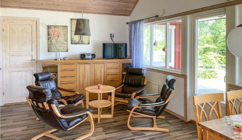 Three-Bedroom Vacation Home 