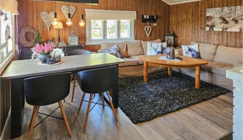 Three-Bedroom Vacation Home 