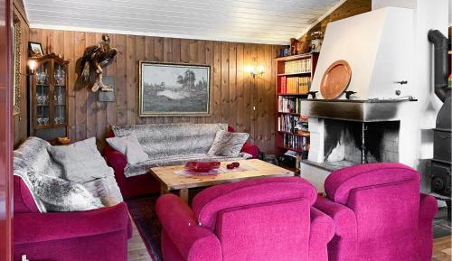 Six-Bedroom Holiday Home