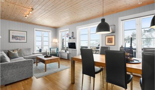 Three-Bedroom Vacation Home 