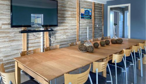 Seven-Bedroom Holiday Home