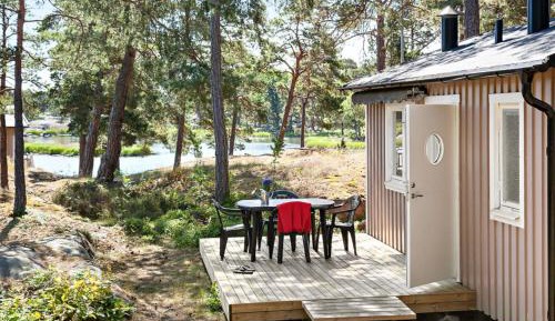 One-Bedroom Cottage - Pets not allowed