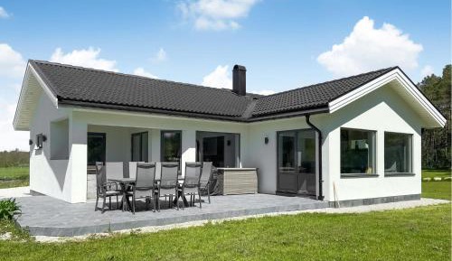 Three-Bedroom Vacation Home 