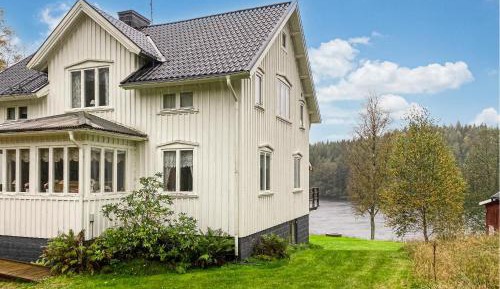 Three-Bedroom Vacation Home 