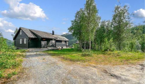 Three-Bedroom Vacation Home 