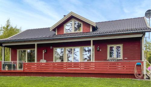 Three-Bedroom Vacation Home 