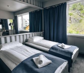 Double or Twin Room with Mountain View