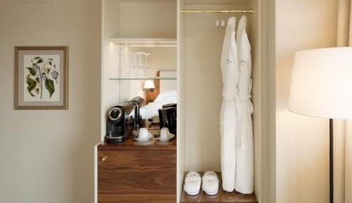 Standard Quiet Room without Window