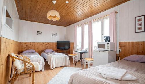 Economy Triple Room with Shared Bathroom