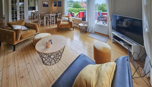 Three-Bedroom Vacation Home 