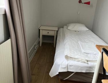 Single Room with Shared Bathroom