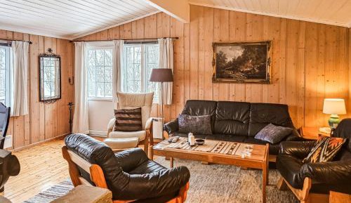Three-Bedroom Vacation Home 