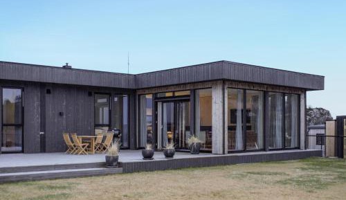 Three-Bedroom Vacation Home 