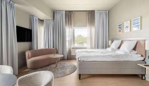 Junior Suite with One King and Bunk Bed - Non-Smoking