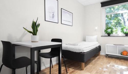 Single Room with Shared Bathroom