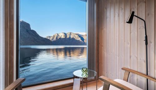 1-Bedroom Deluxe Fjord View Apartment w/ Balcony
