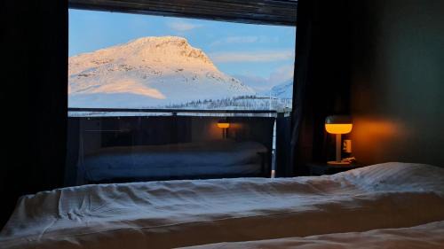 Apartment with Mountain View