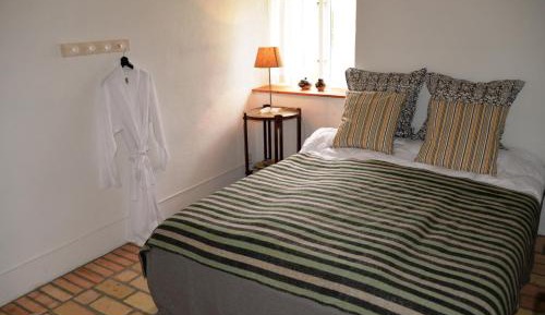 One-Bedroom Apartment with Garden View