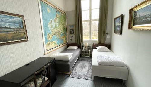 Twin Room with Shared Bathroom
