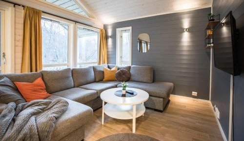 Deluxe Lodge- Garden view