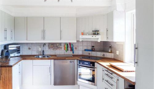 Five-Bedroom Holiday Home