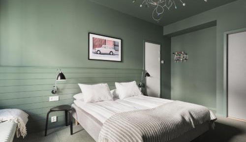 Standard Queen Room