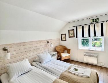 Twin Room with Shared Bathroom