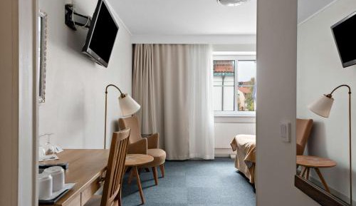Standard Twin Room with AC