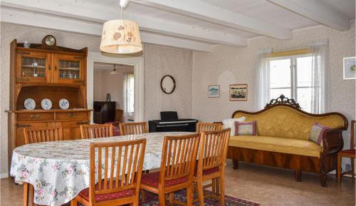 Three-Bedroom Vacation Home 