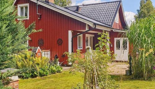 Three-Bedroom Vacation Home 