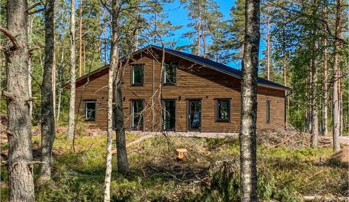 Three-Bedroom Vacation Home 