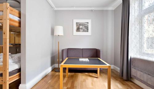 Family Room with Two Single Beds - Non-Smoking