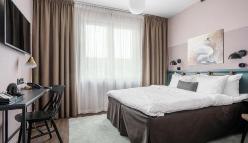Superior King Room with King Bed - Non-Smoking