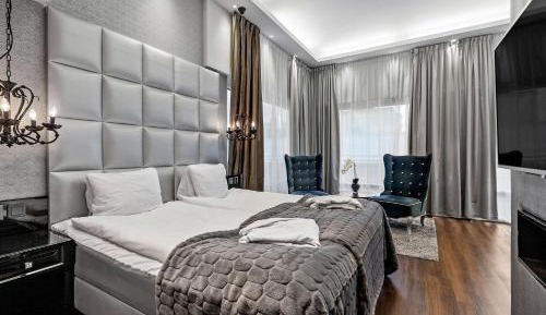 Deluxe Suite
