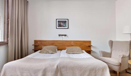 Superior Double Room with Two Single Beds - Non-Smoking