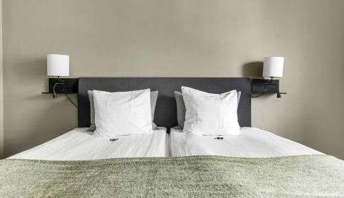 Twin Room with City View