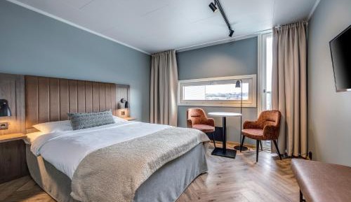 Small Double Room (55 in bed)