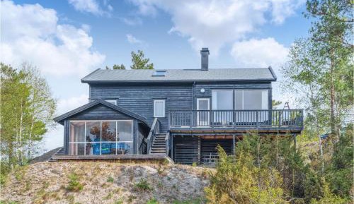 Three-Bedroom Vacation Home 