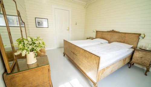 Budget Double Room with Shared Bathroom