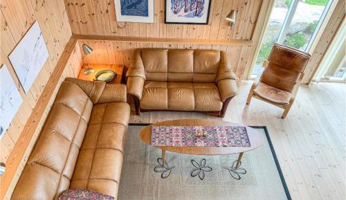 Five-Bedroom Holiday Home